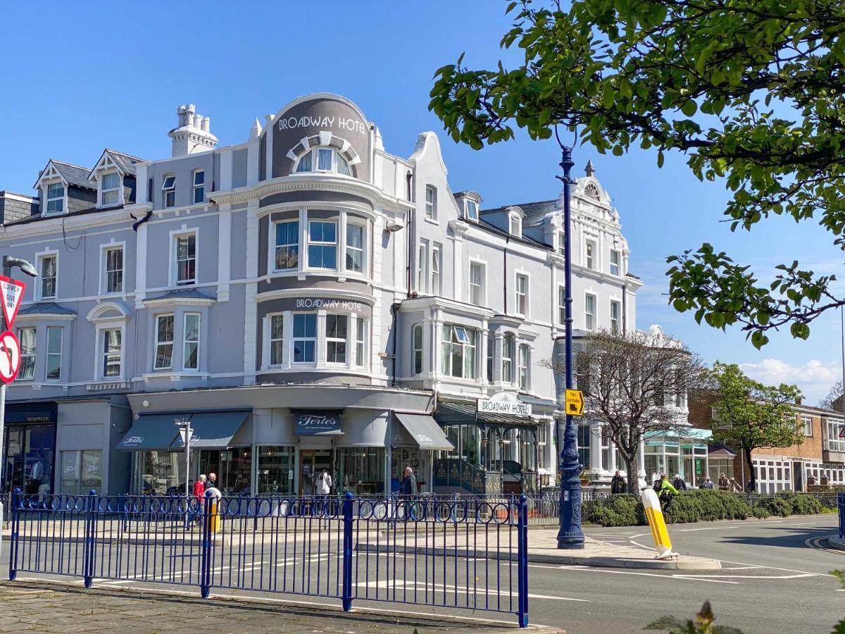 The Broadway Hotel لاندودنو المظهر الخارجي الصورة