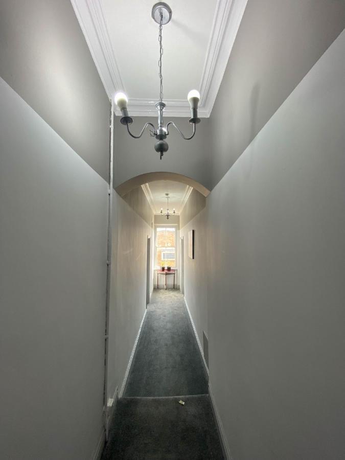 The Broadway Hotel لاندودنو المظهر الخارجي الصورة