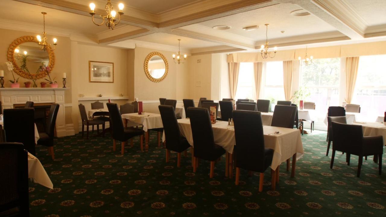 The Broadway Hotel لاندودنو المظهر الخارجي الصورة